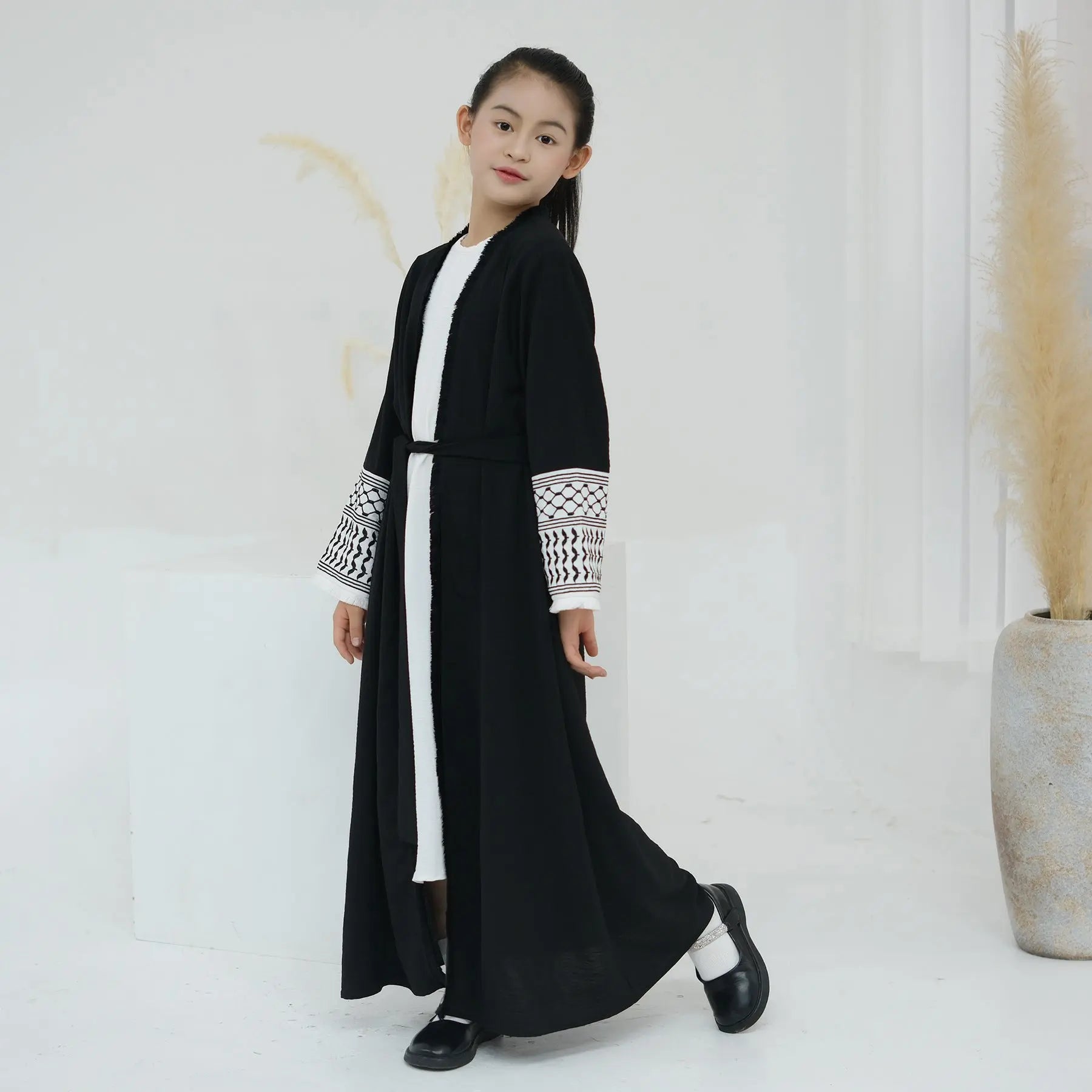 Exquisite Embroidery Tassel Children's Robe Abaya 