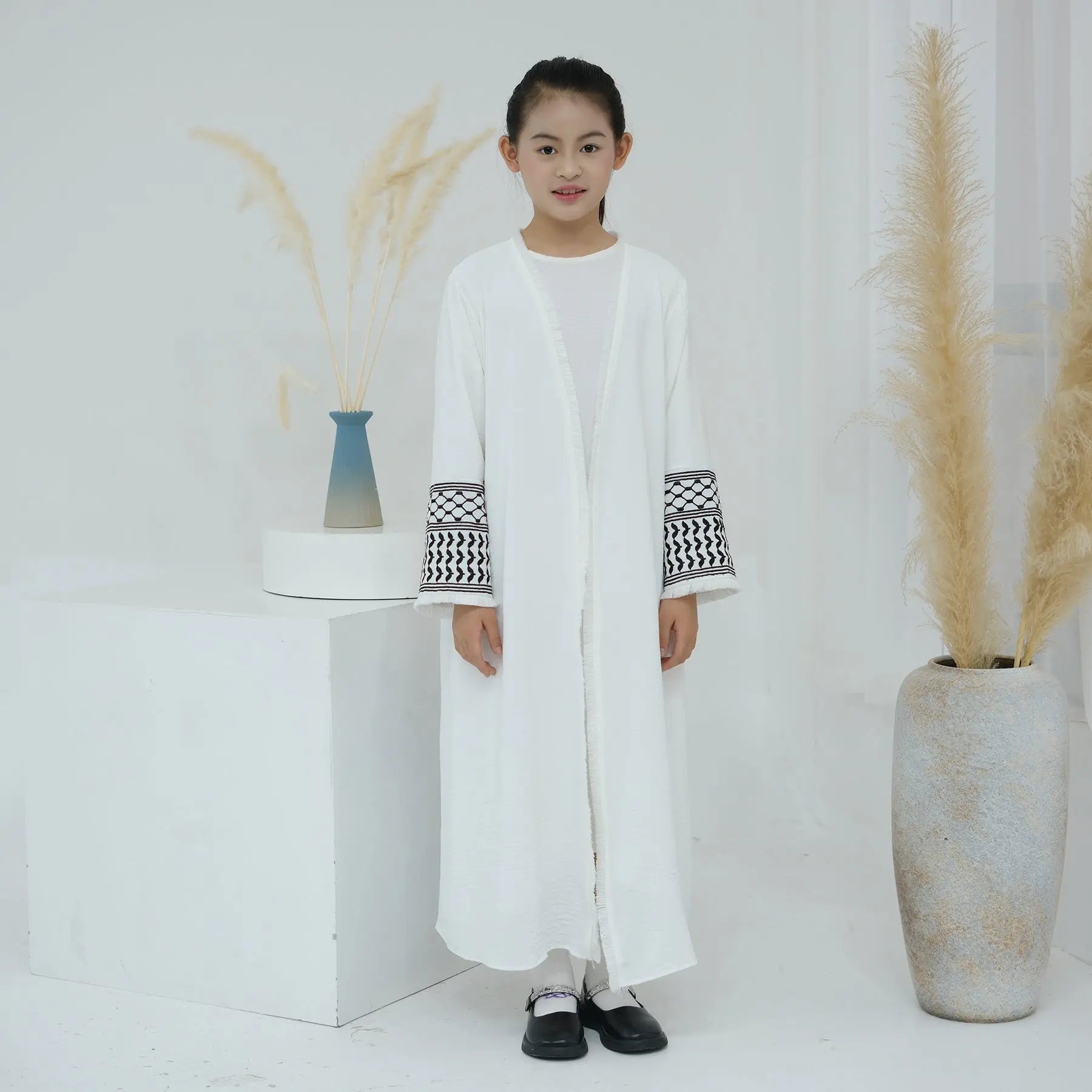 Exquisite Embroidery Tassel Children's Robe Abaya 