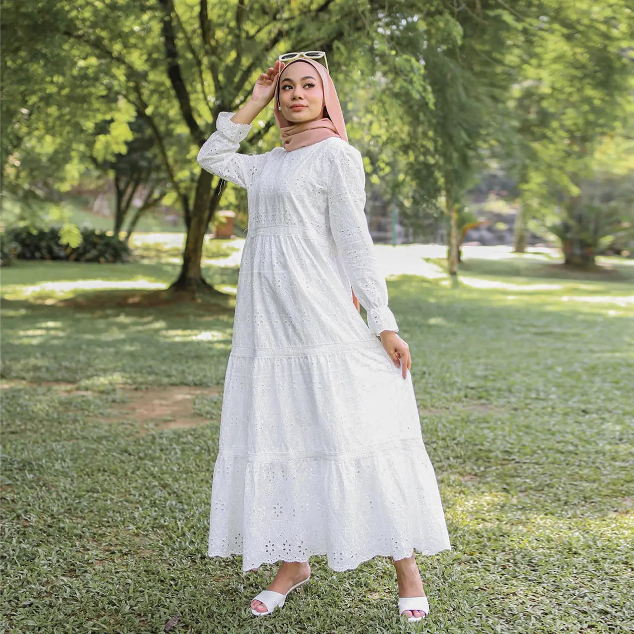 Muslim Malaysia Indonesia Hollow Lace Dress 