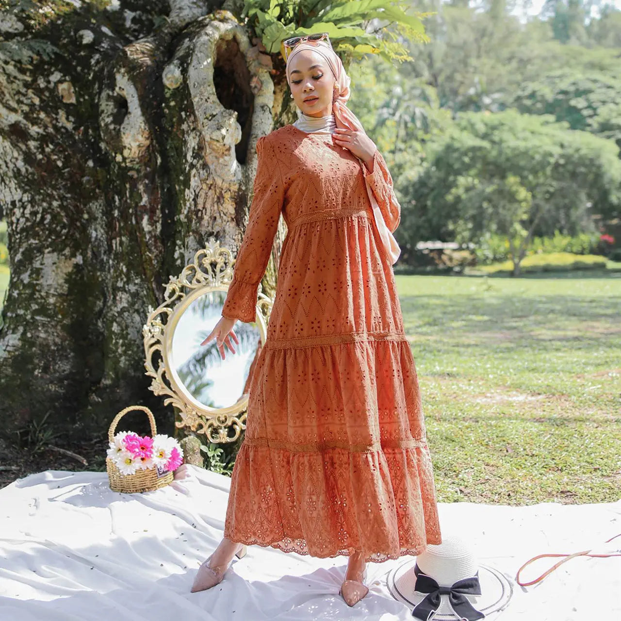 Muslim Malaysia Indonesia Hollow Lace Dress 