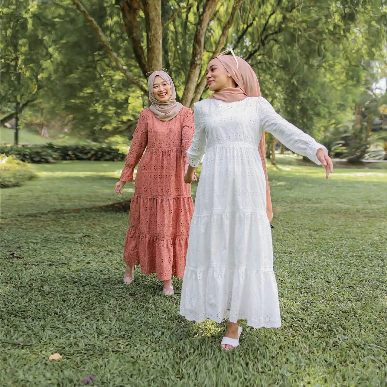 Muslim Malaysia Indonesia Hollow Lace Dress 