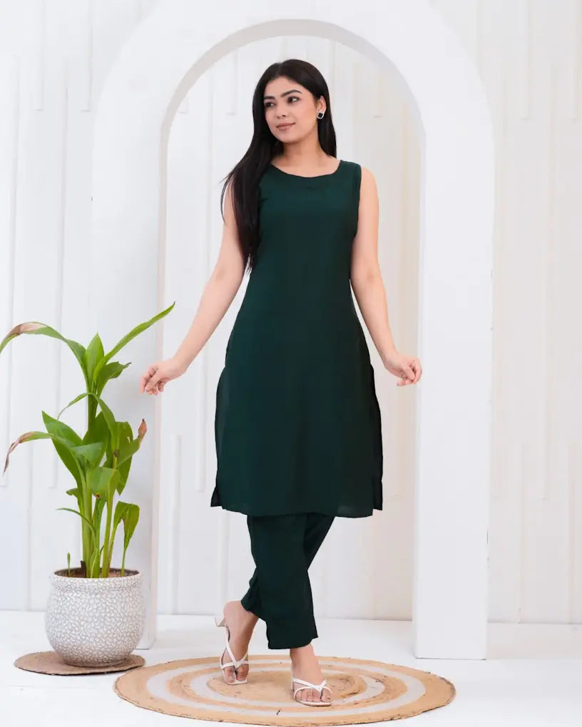 Beautiful Bottle Green Solid Kurta and Pant set For Women  Size XXL 